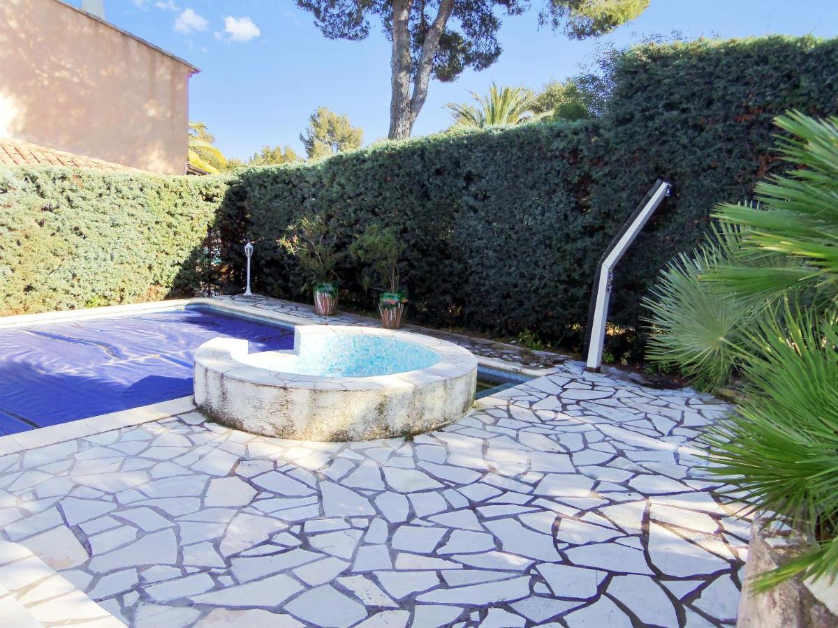 Villa Avec Piscine A Saint-Raphael Et Vue Sur La Montagne Esterno foto